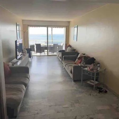 Διαμέρισμα Magnifique 3p Front De Mer *